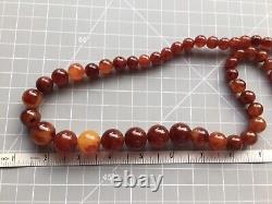 ANTIQUE 30 BAKELITE CHERRY AMBER GLOWING MARBLED ROUND BEAD NECKLACE 90g NICE