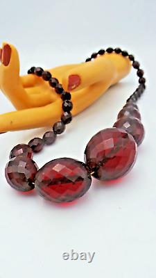 Antique Deco Antique CHERRY AMBER Bakelite Graduated Faceted Beads NECKLACE 71 g