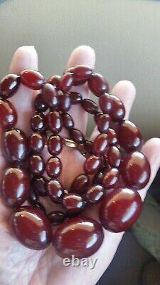 Antique Long Bakelite Dark Cherry Amber Graduated Bead Necklace excellent 76.6 g