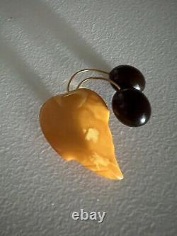 Antique VINTAGE CHERRY / BLOODY AMBER BEADS AND EGG YOLK PIN