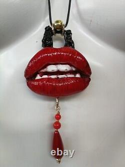 Art Jewelry Design Necklace Pendant Fashion Brand Custom Sexy Lips Kiss Vampire