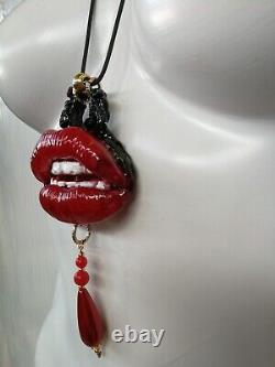 Art Jewelry Design Necklace Pendant Fashion Brand Custom Sexy Lips Kiss Vampire