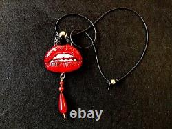 Art Jewelry Design Necklace Pendant Fashion Brand Custom Sexy Lips Kiss Vampire