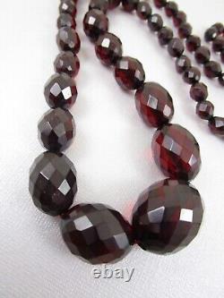 Lovely Vintage Faceted Graduated Bead Cherry Amber Bakelite 28 Necklace 58g