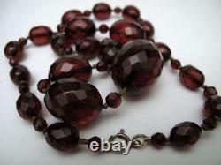 VINTAGE CHERRY AMBER BAKELITE FACETED OVAL BEAD NECKLACE ART DECO 48.8 grams