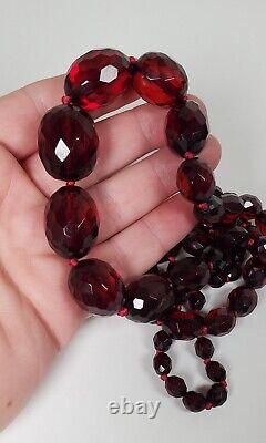 Vintage Art-deco Cherry Amber Bakelite Graduated Faceted Bead Necklace