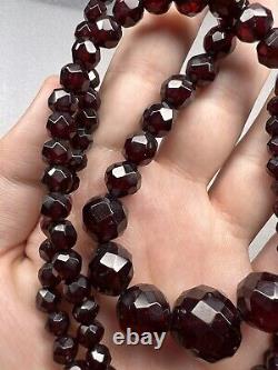 Vintage Graduated Round Faceted Cherry Amber Bakelite Bead Necklace 30 33 G