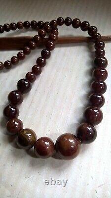 Vintage Red Cherry Marbled Yellow Amber Bakelite Graduated Beads Necklace