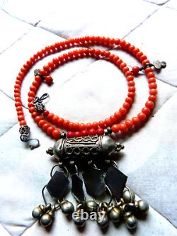 Yemen silver coral necklace, antique fine coral, Yemen silver Hirz pendant