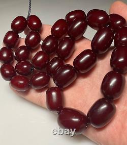 106 Grams Antique Faturan Bakelite Cerise Perles Ambres Marbrées