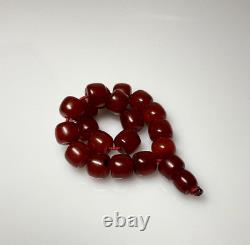 31 Grams Antique Faturan Bakelite Cerise Perles Ambres Marbrées