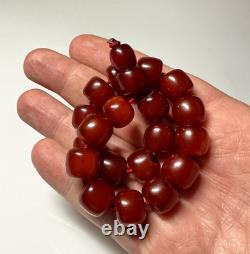 31 Grams Antique Faturan Bakelite Cerise Perles Ambres Marbrées