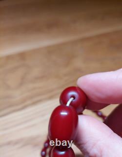 43 Grams Antique Faturan Cherry Amber Bakelite Perles Collier
