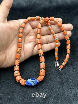 Ancien Collier de Perles en Corail Rouge Naturel et Lapis Lazuli Sculpté