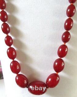 Antique 1920s Rouge Ambre / Faturan / Bakelite Collier De Perles 33. Inches Longueur