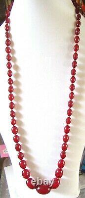 Antique 1920s Rouge Ambre / Faturan / Bakelite Collier De Perles 33. Inches Longueur