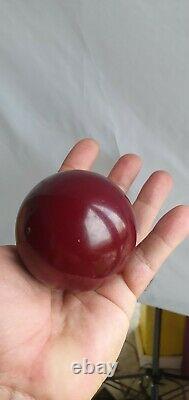 Antique Art Déco Cherry Couleur Opaque Bakelite Ball
