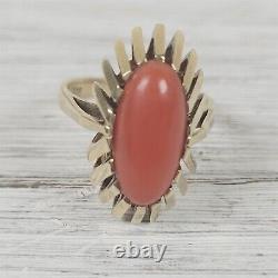 Bague en corail rouge en or jaune 14 carats moderniste du milieu du siècle vintage 7 de luxe surélevée