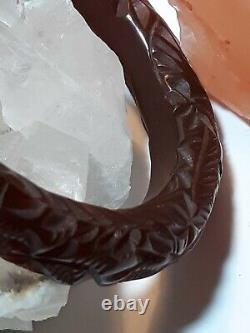 Cerise Chinoise Sculpté Amber Bracelet Antique Bangle Vintage