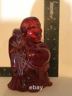 Chinese (macao) Sculptée Cerise Rouge Amber Bouddha Figure