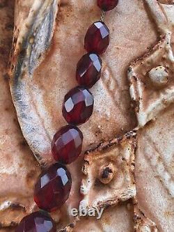 Collier Antique De Perles À Facettes Victorienne Cerise Rouge Foncé Amber Bakelite