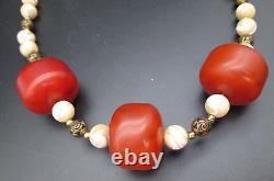 Collier bakélite cerise ambre marbré Balamuti perle nacre MOP 38 vintage