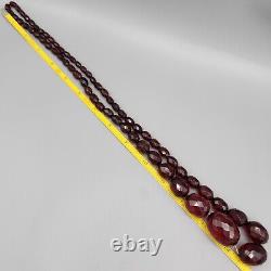 Collier de perles d'œuf facettées en ambre cerise antique en bakélite de 30 pouces, 51g
