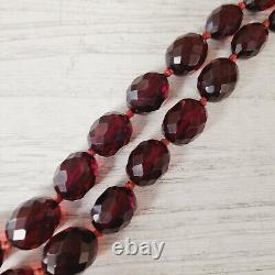 Collier de perles en ambre de cerisier de grande taille de style Art déco, en bakélite, avec 23 facettes et pesant 89 grammes, en faturan.