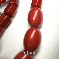 Collier de perles graduées en bakélite marbrée d'ambre et de cerisier de style Art déco - 121g 30'