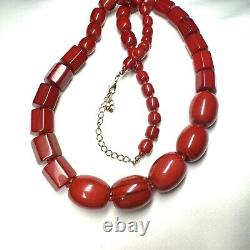 Collier de perles graduées en bakélite marbrée d'ambre et de cerisier de style Art déco - 121g 30'