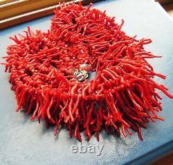 Collier de véritables branches de corail rouge non traité d'Italie, rouge sang de bœuf foncé