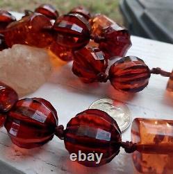 Collier en ambre de racine de cerisier vintage en bakélite de 45 pouces avec gros perles de 43 grammes