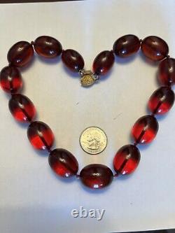 Énorme collier en ambre de cerisier vintage et ancien en bakélite, 65 grammes