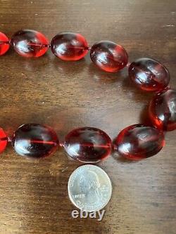Énorme collier en ambre de cerisier vintage et ancien en bakélite, 65 grammes