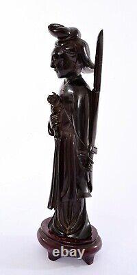 Figure de dame sculptée en ambre de bakélite foncé de cerisier chinois, 264g, EN L'ÉTAT.