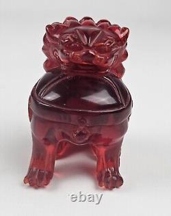 Figurine de chien Foo chinois en ambre rouge naturel sculpté du XIXe siècle