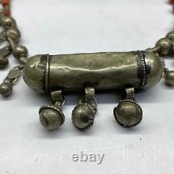 Joli collier antique yéménite en filigrane argenté Labbe Choker