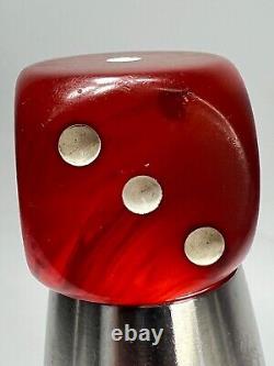 Paire de gros dés de casino anciens en bakélite rouge cerise ambre faturan 22gr. 22mm