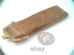 Porte-cigarette en bakélite d'ambre de cerise antique de grande taille dans un étui en cuir 22,6 grammes