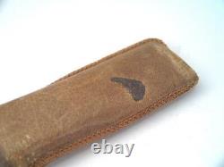 Porte-cigarette en bakélite d'ambre de cerise antique de grande taille dans un étui en cuir 22,6 grammes