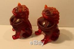 Rare C19th Naturel Rouge Ambre Paire Chinese Foo Dog Sculpté Figurines