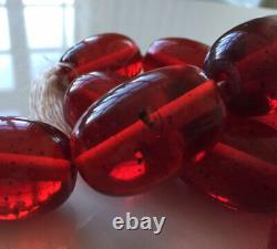 Superbe Antique Énorme Faux Cherry Amber Resin Barrel Bead Necklace 214g