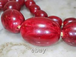 Superbe Collier Antique Vintage Red Cherry Amber Bakelite 27g