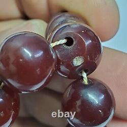 Testé Allemand Antique 33 Cerise Faturan Amber Bakélite Perles De Prière Catalin