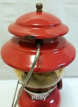 Vintage 1971 Red Coleman Single Mantle Lantern #200a Avec Amber Globe Daté 6-71